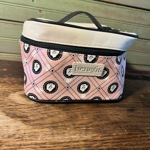 Cosmetic bag
